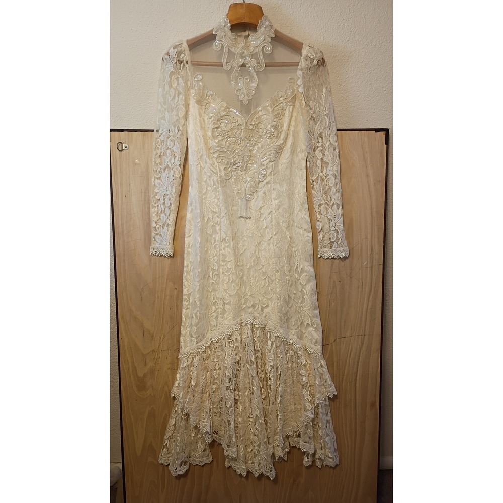 Vntg Gantos Lace Wedding Dress Pearl Beaded Ivory Size 8 Fairytale Bridal Gown.